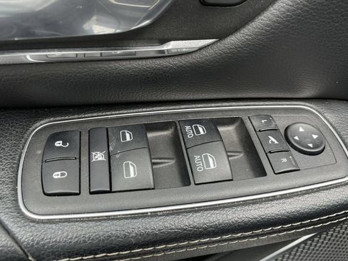 Used 2024 RAM 1500 Laramie image 17