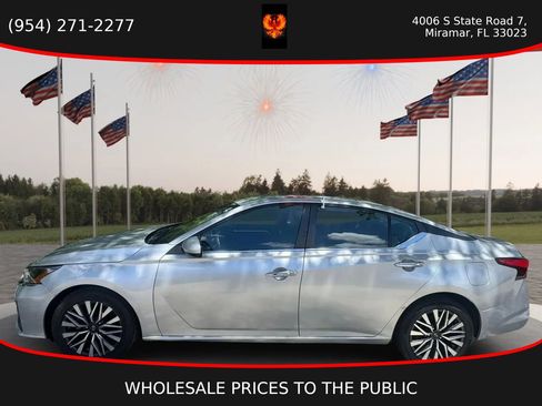 Used 2023 Nissan Altima 2.5 SV FWD image 4