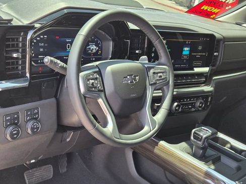 Certified 2023 Chevrolet Silverado 1500 LT Trail Boss w/ LT Trail Boss Premium Package AWD/4WD image 18