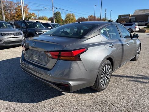 Used 2023 Nissan Altima 2.5 SV image 5