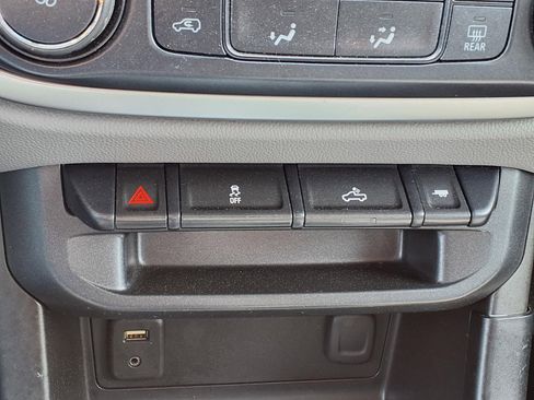 Used 2016 Chevrolet Colorado LT w/ LT Convenience Package image 15