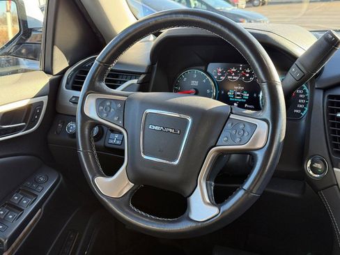 Used 2020 GMC Yukon Denali w/ Denali Premium Package image 13