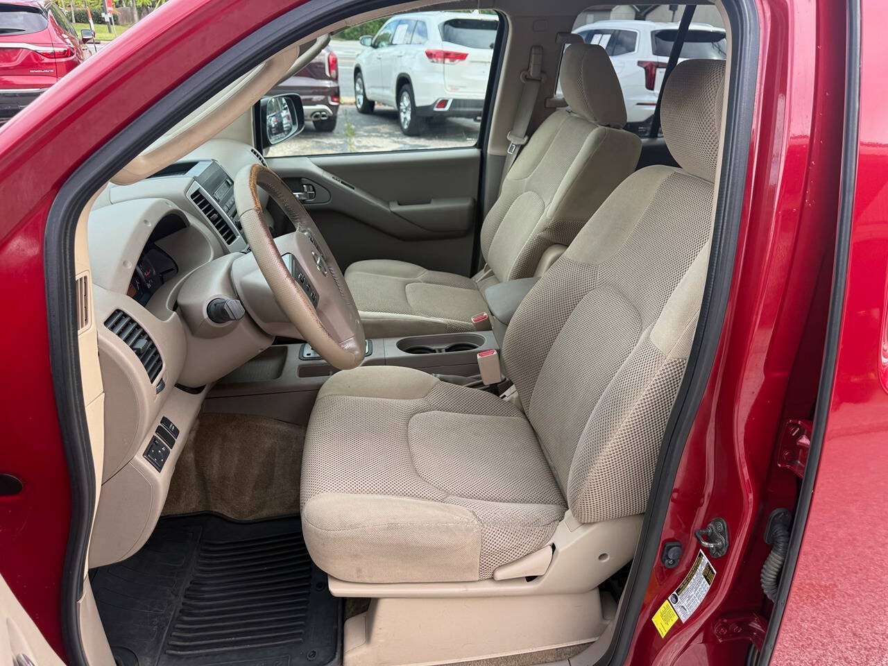 Used 2011 Nissan Frontier SV w/ SV Premium Utility Pkg RWD image 14