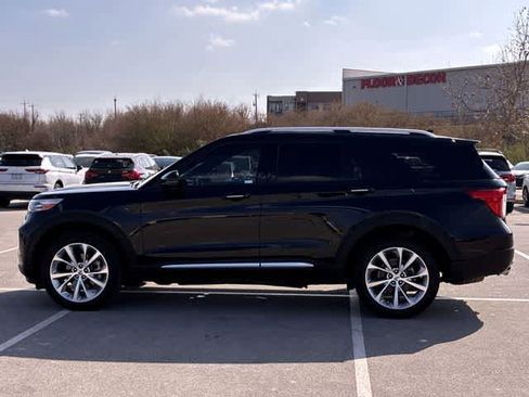 Used 2022 Ford Explorer Platinum w/ Equipment Group 601A image 3