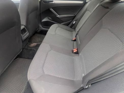 Used 2017 Volkswagen Passat 1.8T S image 19
