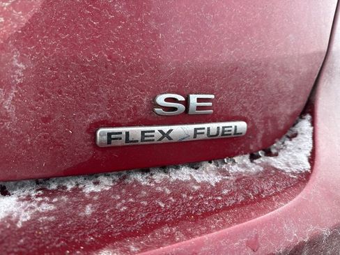 Used 2016 Ford Focus SE w/ SE Cold Weather Package image 5