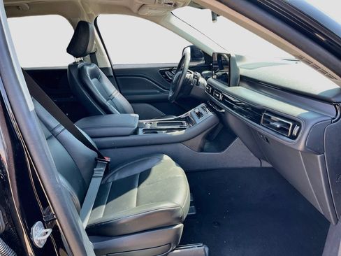 Used 2025 Lincoln Aviator AWD image 32