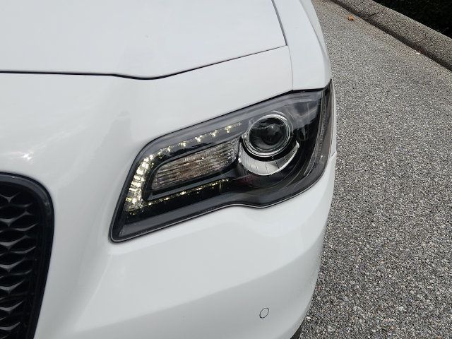 Used 2023 Chrysler 300 C RWD image 9