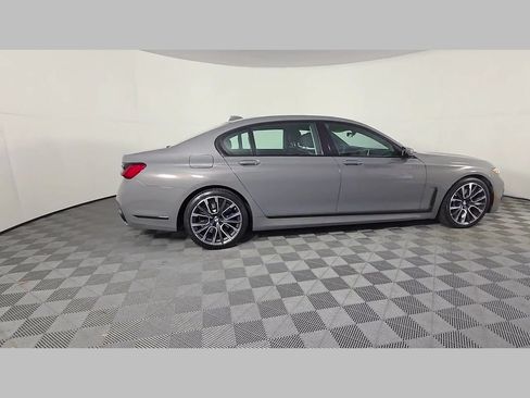 Used 2022 BMW 740i w/ M Sport Package RWD image 38