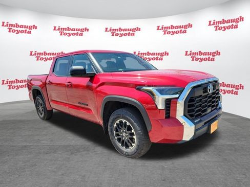 Used 2025 Toyota Tundra SR5 w/ TRD Off-Road Package AWD/4WD image 19