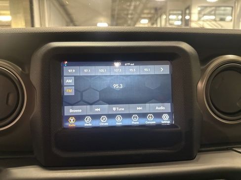 Used 2022 Jeep Wrangler Unlimited Sport image 20