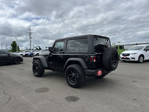 Used 2022 Jeep Wrangler Sport image 3