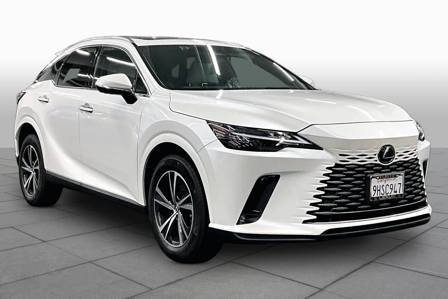 Used 2024 Lexus RX 350 Premium w/ Convenience Package FWD image 2