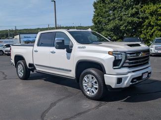 Used 2025 Chevrolet Silverado 2500 High Country w/ High Country Premium Package AWD/4WD video 1