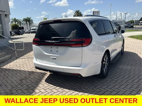Used 2022 Chrysler Pacifica Pinnacle FWD image 7