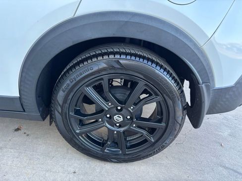 Used 2020 Nissan Kicks SR w/ Exterior Package image 9