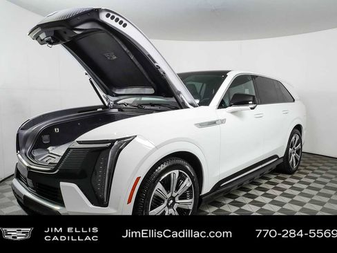Certified 2025 Cadillac Escalade IQ Luxury 2 w/ LPO, Premium Carpet Package AWD/4WD image 35