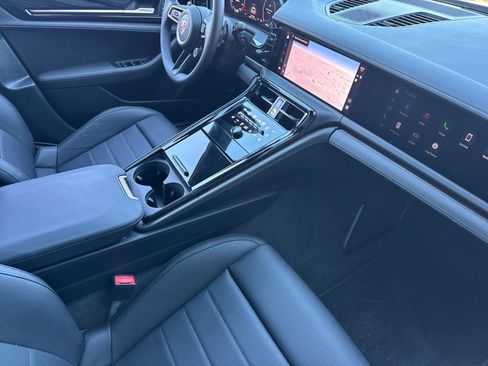 Certified 2025 Porsche Panamera RWD image 16