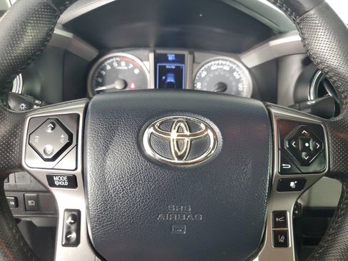 Used 2020 Toyota Tacoma SR5 RWD image 22