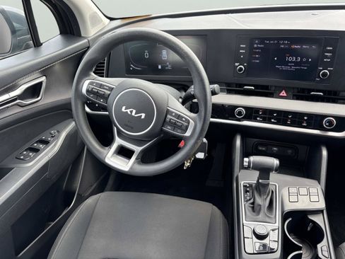 Used 2023 Kia Sportage LX AWD/4WD image 10