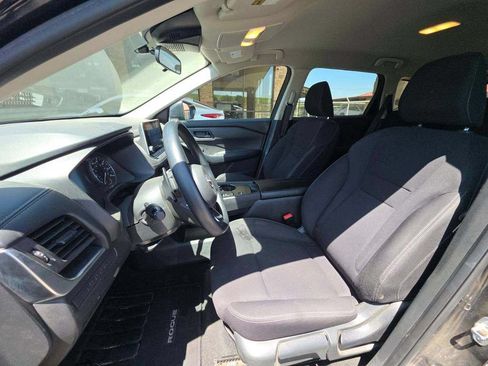 Used 2024 Nissan Rogue S FWD image 7