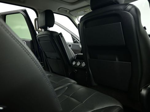 Used 2017 Land Rover Discovery HSE image 33