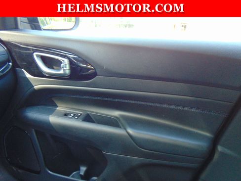 Certified 2025 Jeep Compass Latitude w/ Convenience Group AWD/4WD image 32