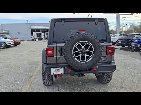 Used 2025 Jeep Wrangler Unlimited Rubicon w/ Safety Group image 7