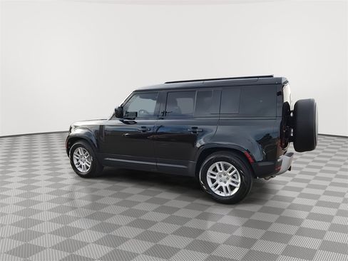 Used 2025 Land Rover Defender 110 S image 6
