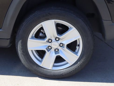 Used 2022 Jeep Compass Latitude AWD/4WD image 26