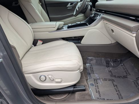 Used 2024 Genesis GV80 3.5T w/ Advanced Package image 40