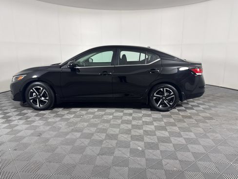 Used 2024 Nissan Sentra SV FWD image 2