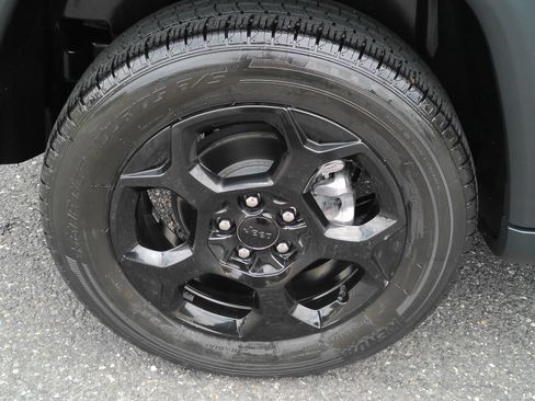 Used 2024 Jeep Compass Trailhawk AWD/4WD image 30