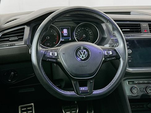 Used 2020 Volkswagen Tiguan SE R-Line FWD image 18