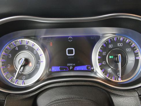Used 2023 Chrysler 300 Touring AWD/4WD image 39