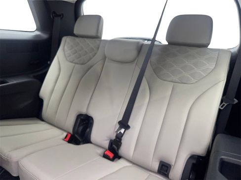 Used 2022 Hyundai Palisade Calligraphy image 40