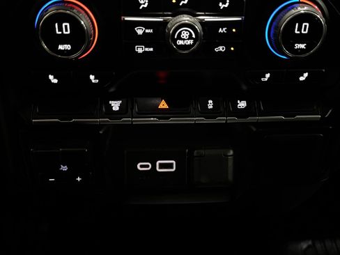 Used 2022 Chevrolet Silverado 2500 LT w/ Convenience Package AWD/4WD image 28