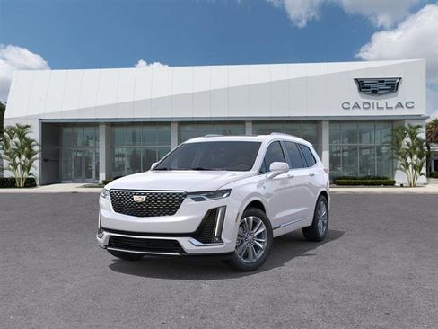 Used 2025 Cadillac XT6 Premium Luxury FWD image 8