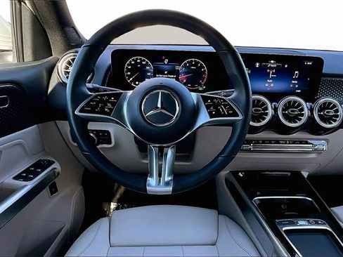 Certified 2025 Mercedes-Benz GLB 250 4MATIC image 11
