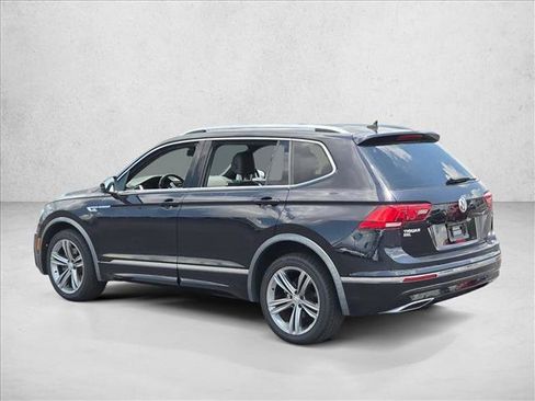 Used 2018 Volkswagen Tiguan SEL w/ R-Line Package FWD image 8