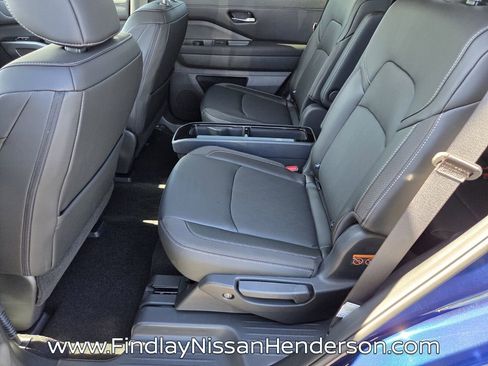 New 2026 Nissan Pathfinder SL AWD/4WD image 9