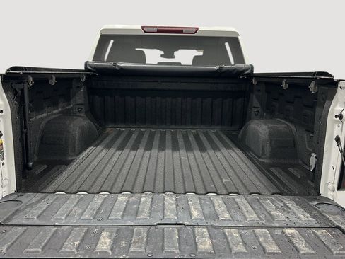Used 2022 GMC Sierra 1500 SLE image 25