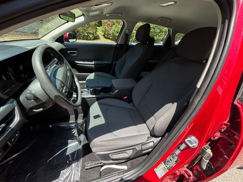 Used 2025 Kia K4 FWD image 22