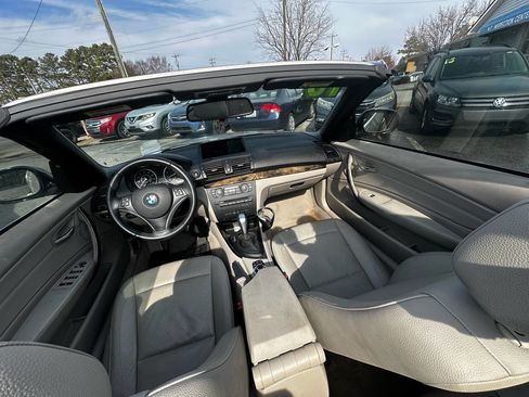 Used 2010 BMW 135i Convertible image 19