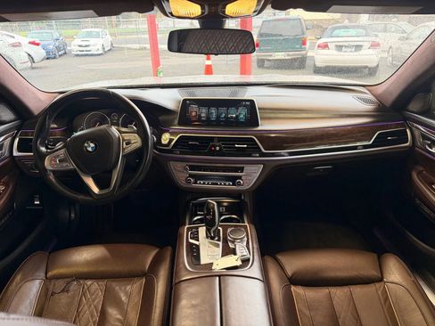 Used 2016 BMW 750i xDrive image 12