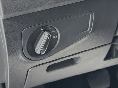 Certified 2023 Volkswagen Tiguan SE w/ Panoramic Sunroof Package image 10