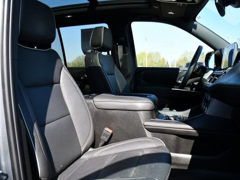 Used 2023 GMC Yukon SLT w/ SLT Premium Package AWD/4WD image 16