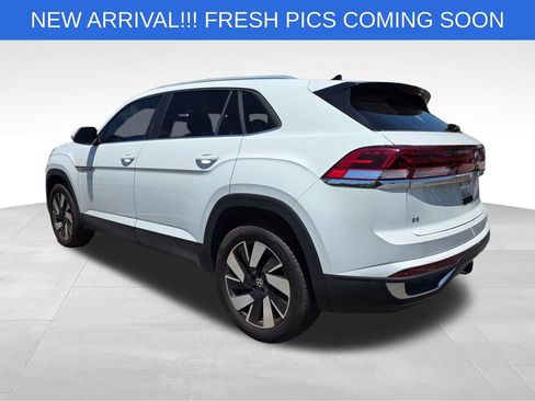 Used 2024 Volkswagen Atlas Cross Sport SE FWD image 5