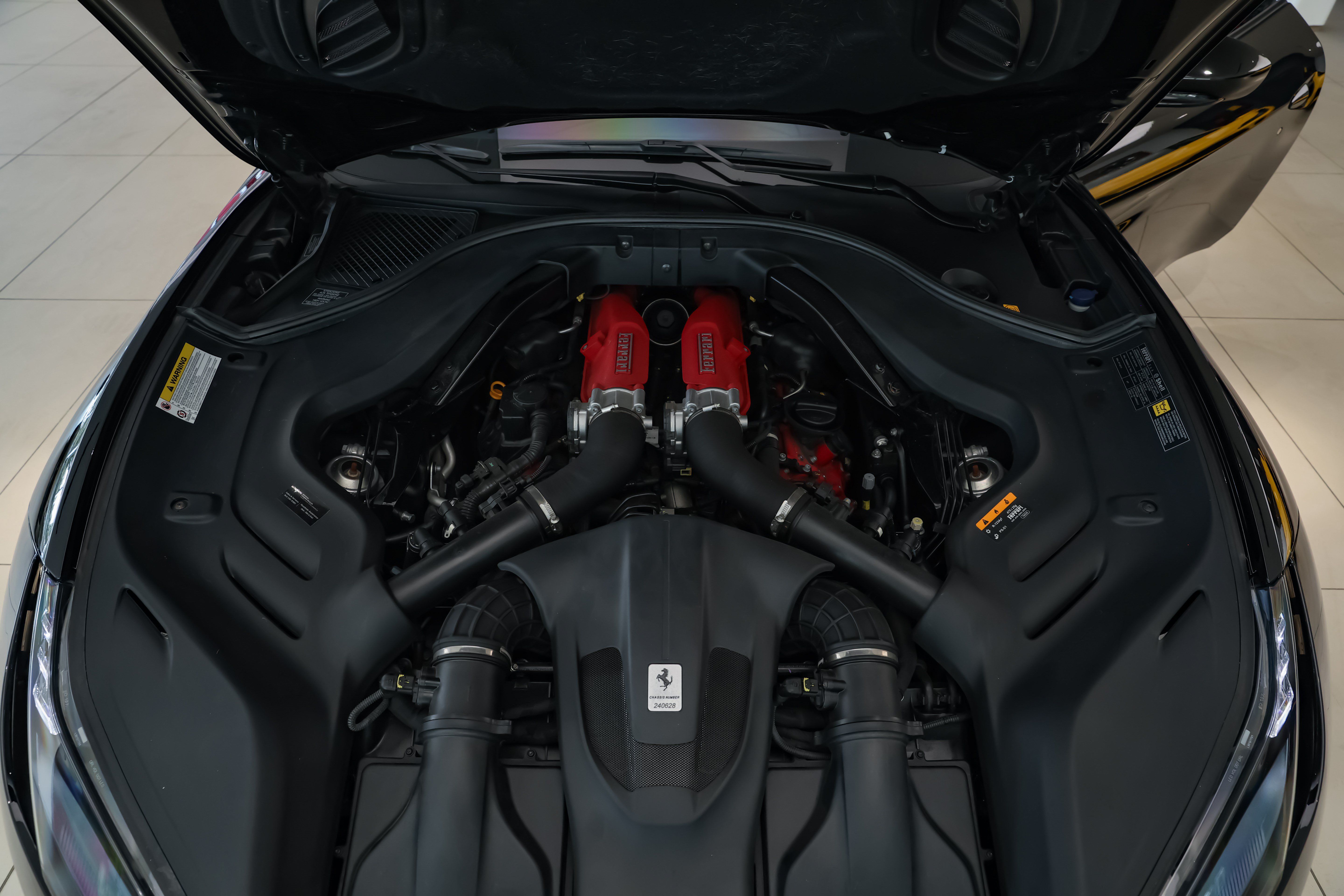 Used 2019 Ferrari Portofino RWD image 45