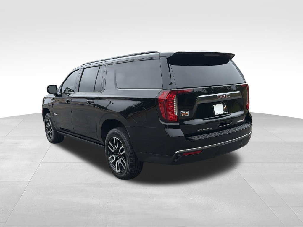 Used 2024 GMC Yukon XL AT4 w/ AT4 Premium Plus Package AWD/4WD image 5